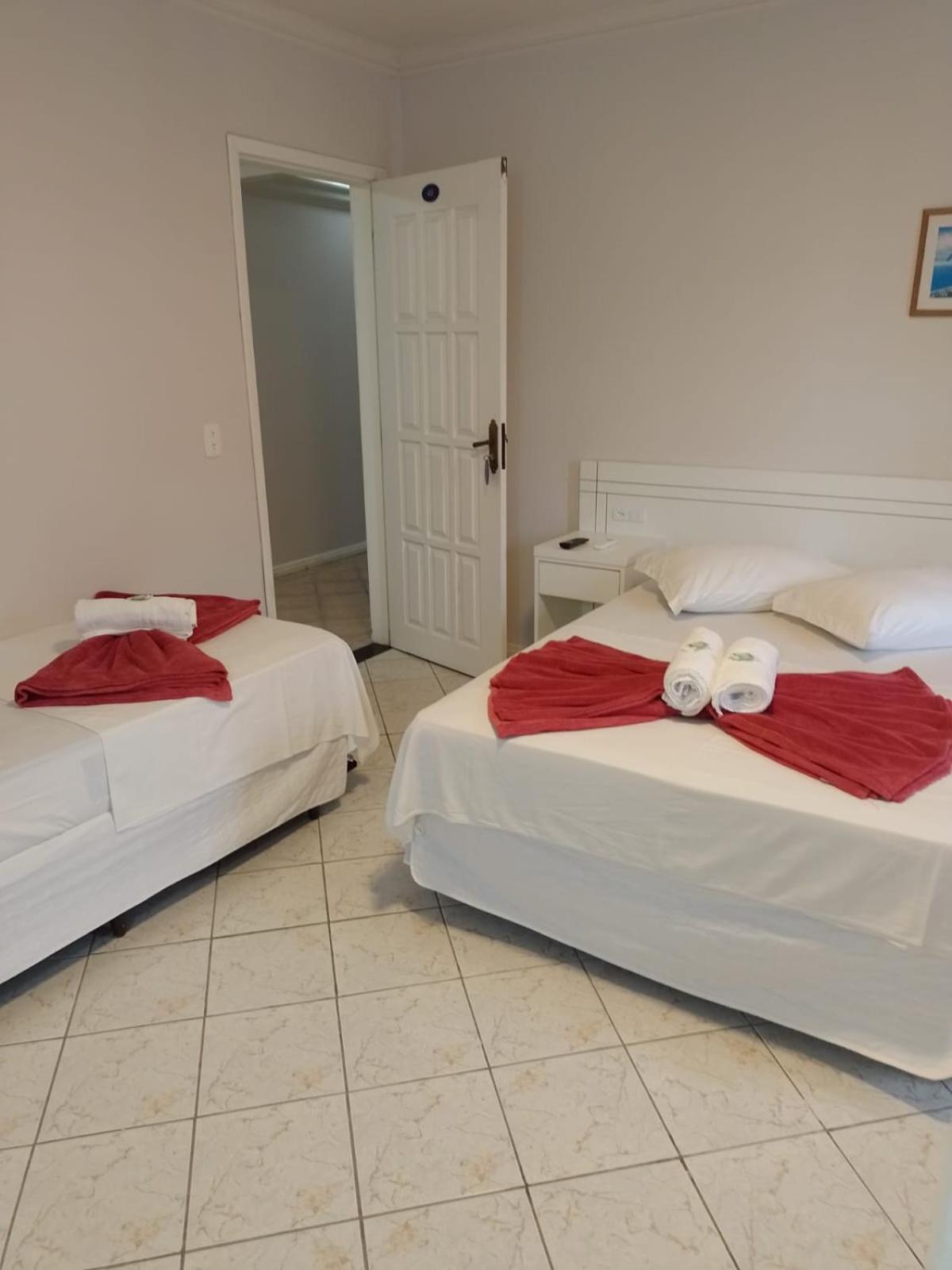 Hotel Pousada Ilha Do Mar บอมบินญัส ภายนอก รูปภาพ
